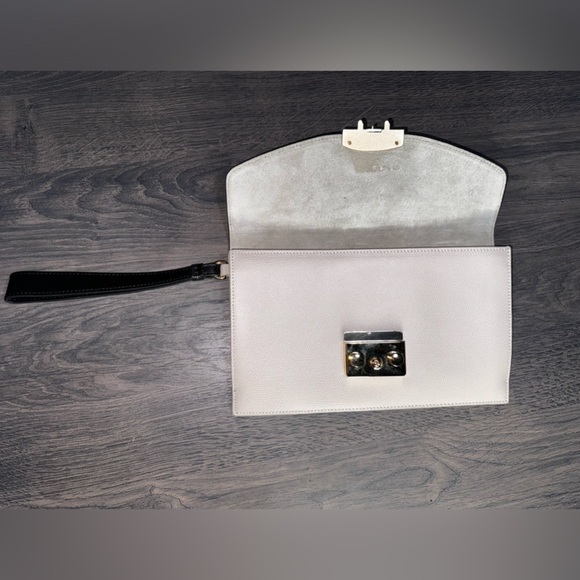 Furla Metropolis Envelope Cream and Black Clutch with Gold Hardware BEAUTIFUL! - Picture 3 of 11